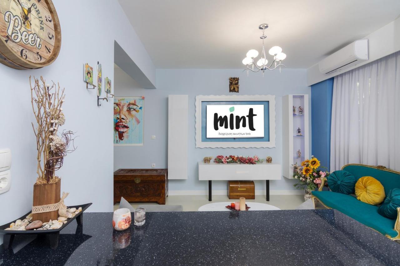 Wonderful Renovated Apartment With Private Patio アテネ エクステリア 写真