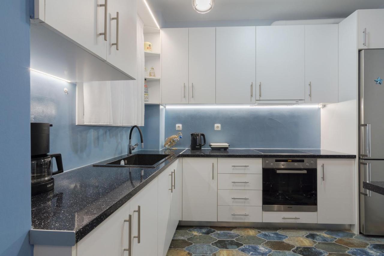 Wonderful Renovated Apartment With Private Patio アテネ エクステリア 写真