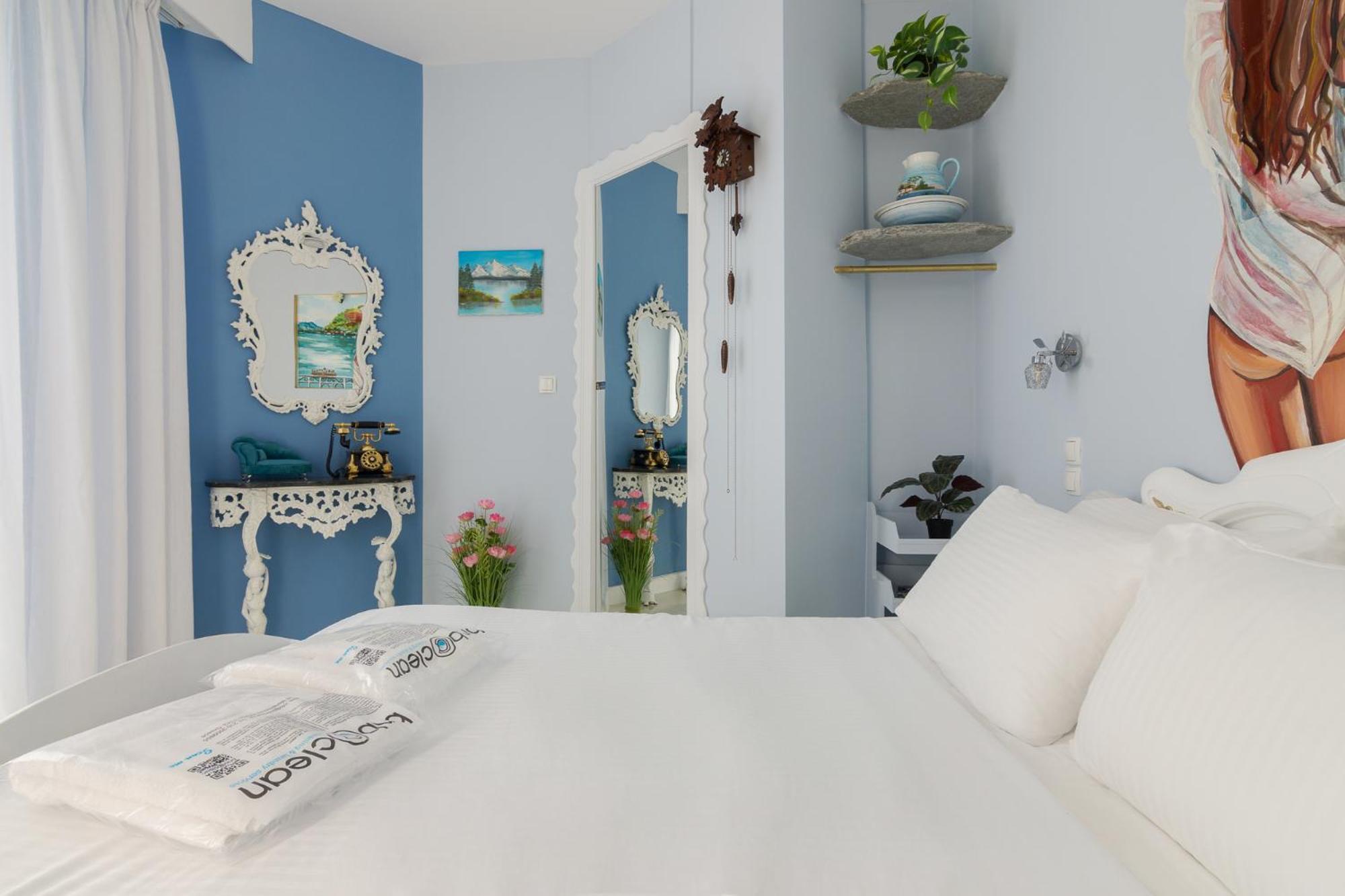 Wonderful Renovated Apartment With Private Patio アテネ エクステリア 写真